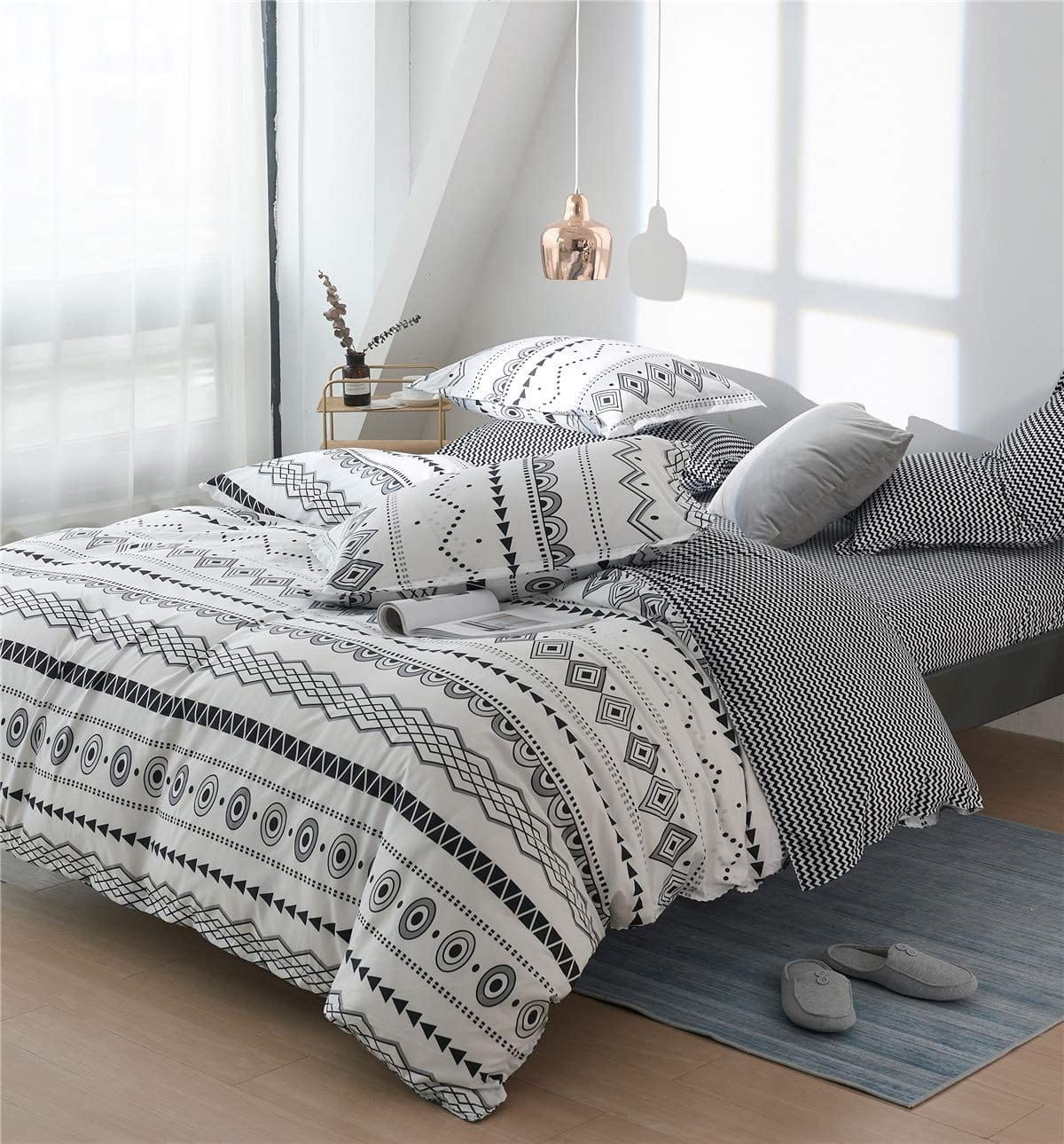 PIKAPUP Bohemian Duvet Cover Set with its black and white pattern